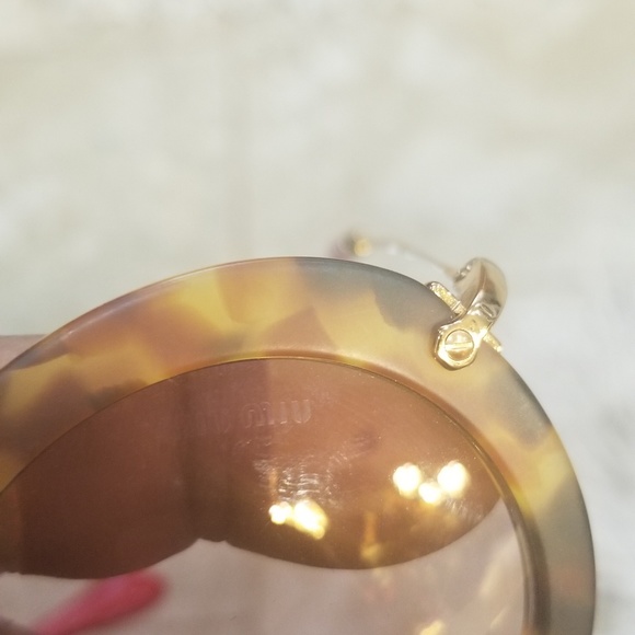 Miu Mui - Picture 5 of 8